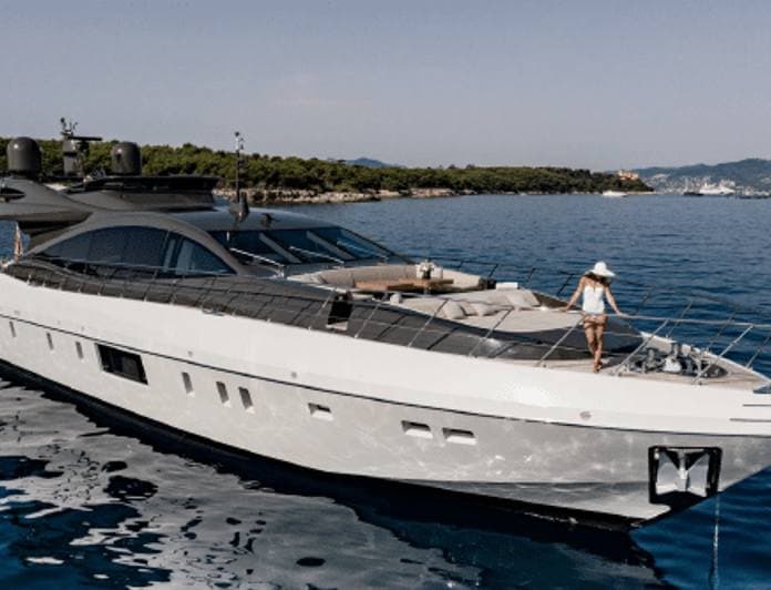 FANAMAX yacht — 33.8m Mangusta motor yacht