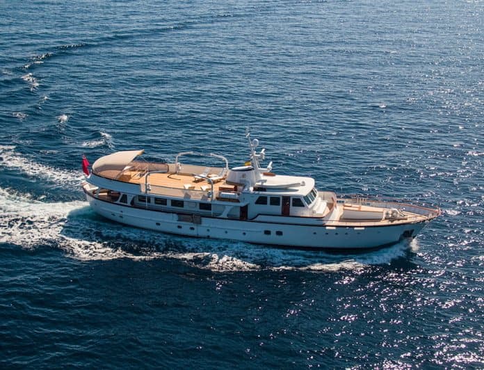 HEAVENLY DAZE yacht — 32.2m Feadship motor yacht