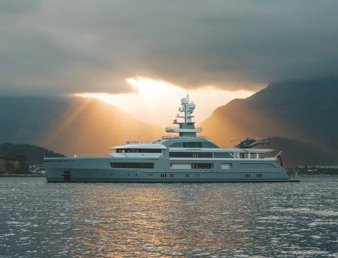 CLOUDBREAK yacht