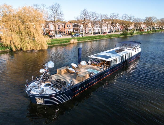 WONDERLAND yacht — 30m Royal Hakvoort motor yacht