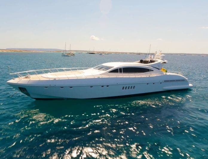 LE MAGNIFIQUE yacht — 33.5m Mangusta motor yacht