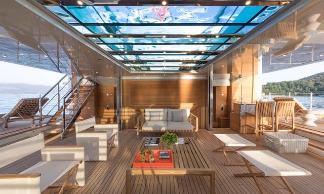 LADY LENA yacht — Bright and airy beach club on Lady Lena