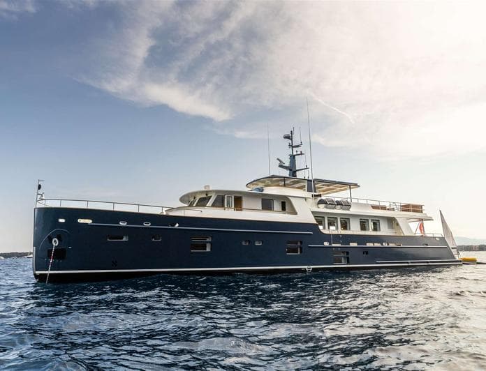 ARAOK II yacht — 32.7m Ocea motor yacht