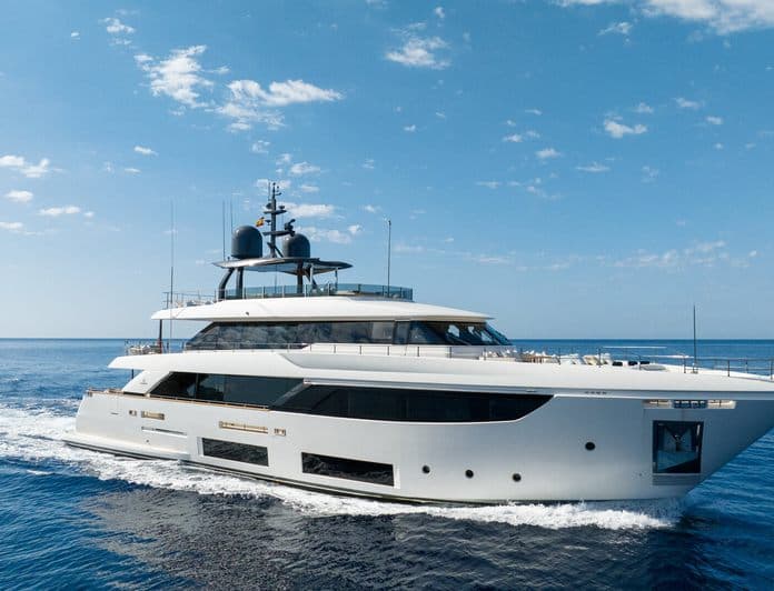 ALBERRY yacht — 32.92m Custom Line motor yacht