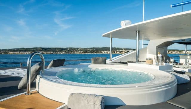 R23 yacht — R23 Yacht 2