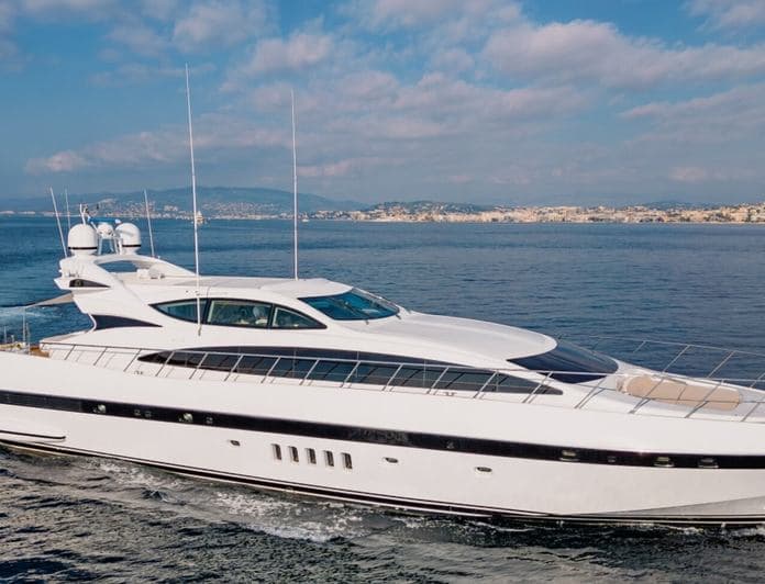 WET PANTHER yacht — 31m Mangusta motor yacht