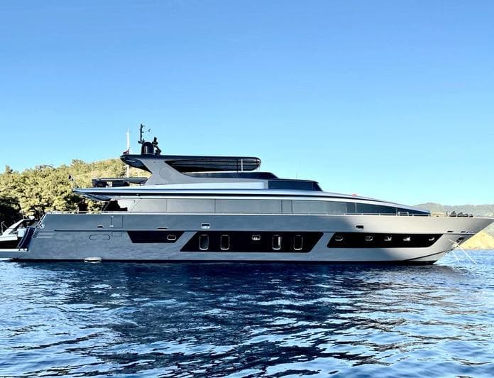 SEVEN yacht — 34m Custom motor yacht