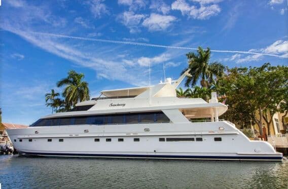 SANCTUARY yacht — 43.04m Mangusta motor yacht
