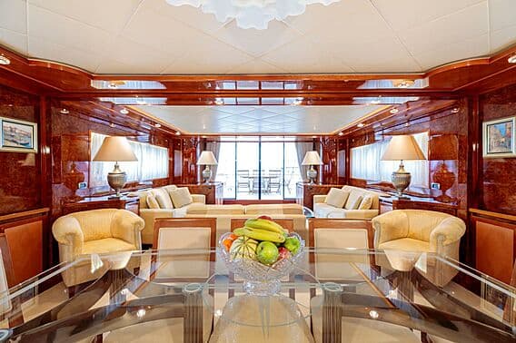 OVAL yacht — Oval Yacht