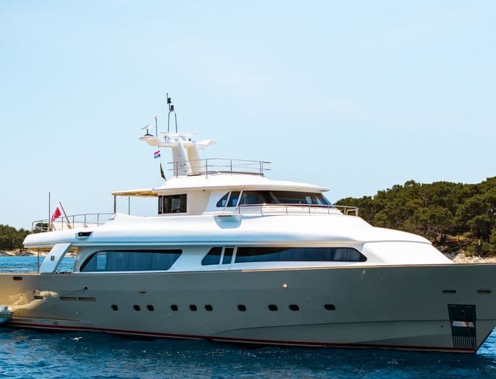 IMAGINE yacht — 30.95m Custom Line motor yacht