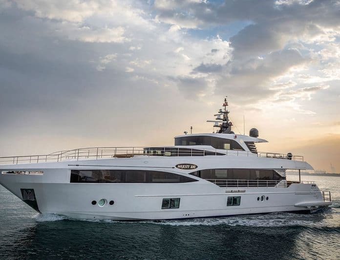 WATERMACHINE yacht — 33m Gulf Craft motor yacht
