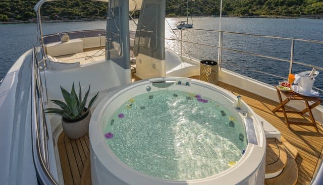 SEVENTH SENSE yacht — Seventh Sense Yacht 3