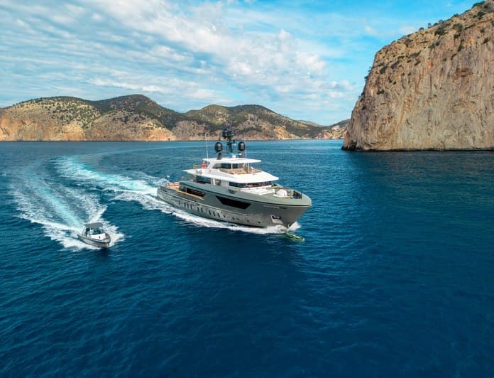 MOKA yacht — 42.2m Sanlorenzo motor yacht