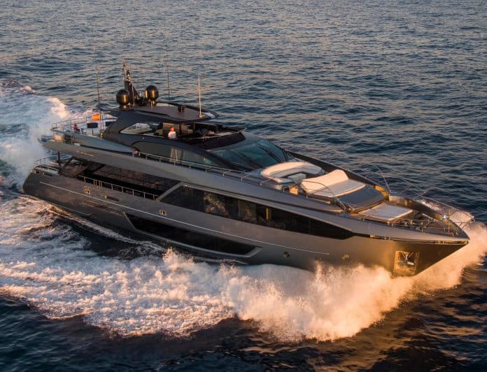 FIGURATI yacht — 33.5m Riva motor yacht