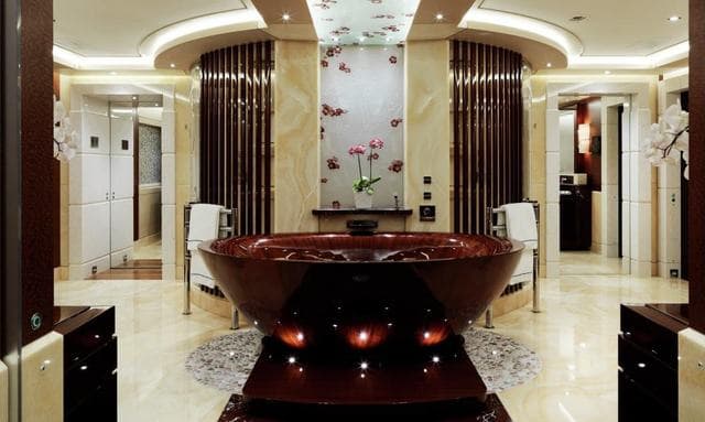 TRANQUILITY yacht — Well-equipped Master Suite on Tranquility
