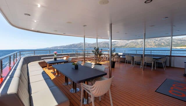 YOLO yacht — Yolo Yacht 3
