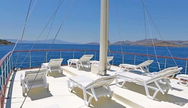LOVE BOAT yacht — Love Boat Yacht 3